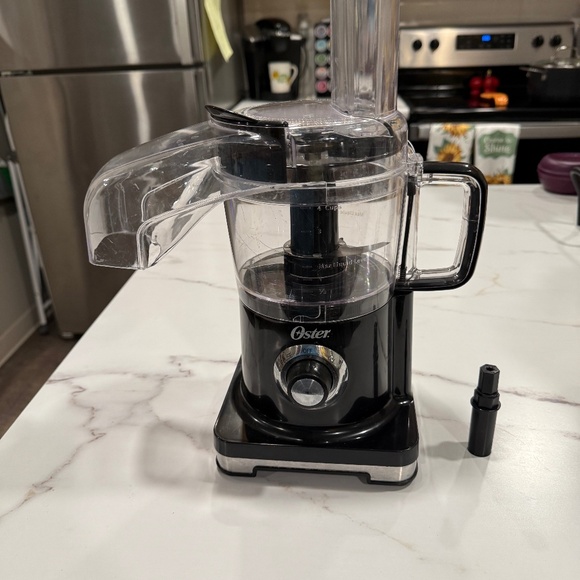 Oster Food Processor FPSTFP4010 4-Cup Continuous Flow Mini Food Processor, Black - Picture 1 of 6